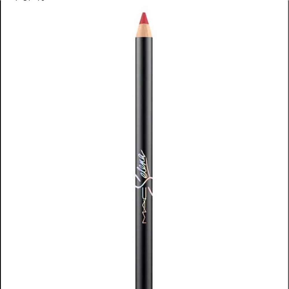 Mac Selena Lipliner in Selenaville